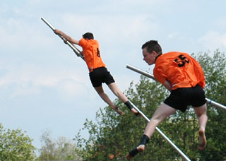 Duo uitsprong
 Polsstokverspringen/ Fierljeppen